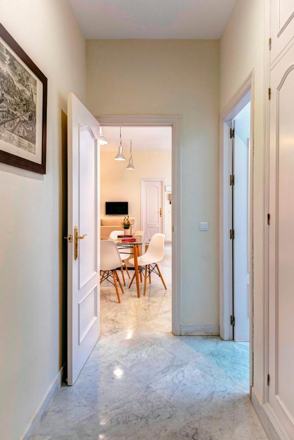 Genteel Tomas De Ibarra Apartment Sevilla